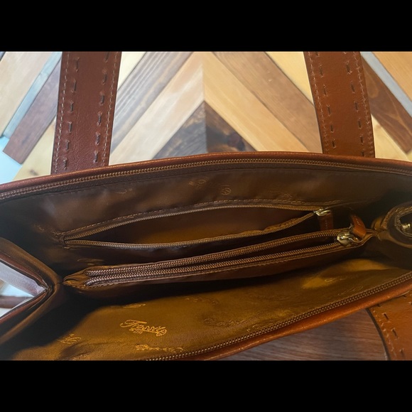 Fossil Genuine Leather Triple Compartment Bag (ZB9095) - Picture 3 of 6